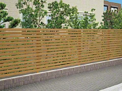 四国化成のフェンス アレグリアフェンスTL 4型 横板貼り 木調タイプ 高尺