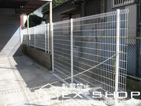 神奈川県三島市のLIXIL リクシル(TOEX)のフェンス・柵 ハイグリッドフェンスN8型 施工例