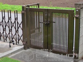 LIXIL リクシル(TOEX)の門扉 プリレオR2型　両開き 施工例