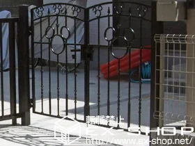 東京都府中市のLIXIL リクシル(TOEX)の門扉 ディズニー門扉ミッキーA型 両開き 角門柱式 施工例