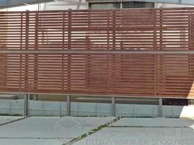 LIXIL リクシル(TOEX)のフェンス・柵 ライフモダンＩＩ Ｂ3型フェンス 多段柱施工 施工例
