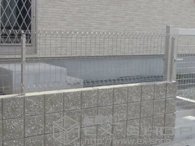 YKKAPのフェンス・柵 イーネットフェンス1F型 フリーポールタイプ 施工例