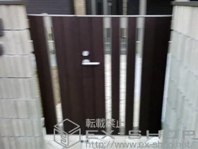 LIXIL リクシル(TOEX)の門扉 ライフモダンII D-style SA型 複合色 両開き親子 柱使用 施工例
