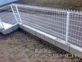 積水樹脂(セキスイ)のフェンス・柵 メッシュフェンス G10-R フリー支柱タイプ 施工例