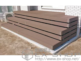 YKKAPのウッドデッキ リウッドデッキ 200 単体 +段床セット 正面タイプ2段+ 床下囲い3面 施工例