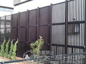 LIXIL リクシル(TOEX)のフェンス・柵 プリレオフェンス アルミ多段柱施工 施工例