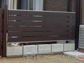 LIXIL リクシル(TOEX)のフェンス・柵 ライフモダンII YS型フェンス 複合色 施工例