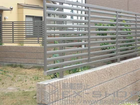 LIXIL リクシル(TOEX)のフェンス・柵 プリレオR3型フェンス フリーポールタイプ 施工例