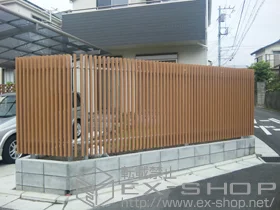 LIXIL リクシル(TOEX)のフェンス・柵 プログコートフェンスF1型 マテリアルカラー フリーポールタイプ 施工例
