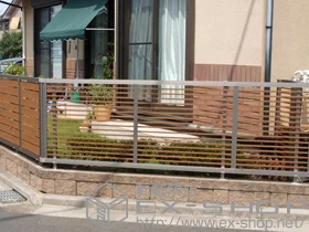 LIXIL リクシル(新日軽)のフェンス・柵 セレビューフェンRP1型＜細横格子＞ 自在式 施工例