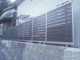 LIXIL リクシル(新日軽)のフェンス セレビューフェンスRP3型 施工例