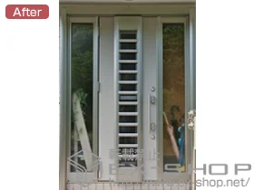 LIXIL リクシル(トステム)の玄関ドア リシェント 001型 両袖付 採風タイプ＋下枠段差緩和材 施工例