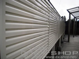 LIXIL リクシル(TOEX)のフェンス・柵 プリレオR5型フェンス 多段柱タイプ 施工例