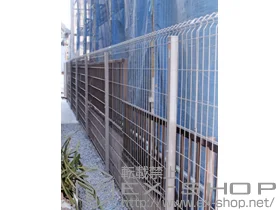 積水樹脂(セキスイ)のフェンス・柵 イーネットフェンス1F型 自由柱タイプ 施工例