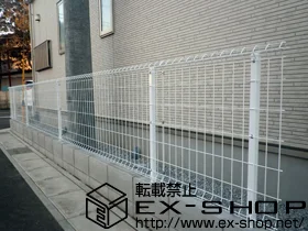 YKKAPのフェンス・柵 イーネットフェンス1F型 自由柱タイプ＋壁付け物干し 標準 2本入り 施工例