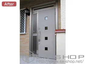 LIXIL リクシル(トステム)の玄関ドア リシェント100型  飾り付き片袖仕様 ランマ付き 施工例