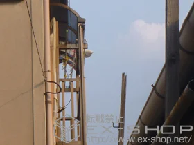 LIXIL リクシル(トステム)のバルコニー ビューステージHスタイル 縦太格子 単体 柱建て式＋戸袋逃柱×1 施工例