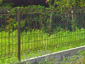 LIXIL リクシル(TOEX)のフェンス・柵 ハイグリッドフェンスUF8型 施工例