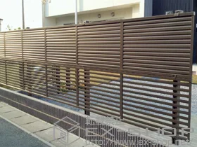LIXIL リクシル(TOEX)のフェンス・柵 プリレオR9型フェンス 多段柱施工 施工例