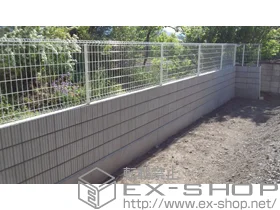 YKKAPのフェンス・柵 イーネットフェンス1F型 フリーポールタイプ 施工例