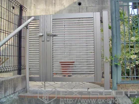 LIXIL リクシル(TOEX)の門扉 プリレオR 1型 親子仕様 柱タイプ 施工例
