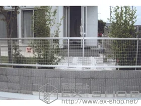 YKKAPのフェンス・柵 レスティナメッシュフェンス2型 フリーポールタイプ 施工例