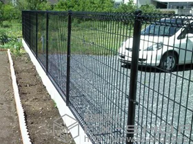 積水樹脂(セキスイ)のフェンス・柵 メッシュフェンス M0 間仕切柱タイプ 施工例