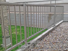 YKKAPのフェンス レスティナフェンス21型 フリーポールタイプ 施工例