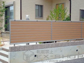 YKKAPのフェンス・柵 シンプルモダンフェンスW6型 自由柱タイプ 施工例