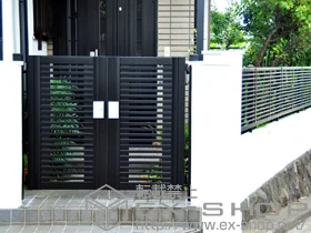 LIXIL リクシル(TOEX)の門扉 シャレオR9型 両開き　柱使用 施工例