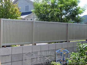 YKKAPのフェンス・柵 エクスラインフェンス6型 自由柱 施工例