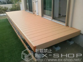 LIXIL リクシル(TOEX)のウッドデッキ 樹ら楽ステージ+床板キャップ 施工例