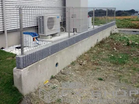 神奈川県市原市のYKKAPのフェンス・柵 イーネットフェンス1F型 自由柱タイプ 施工例