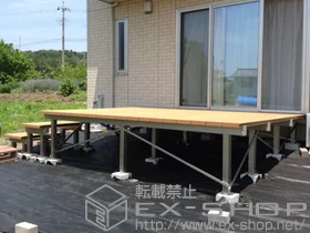 LIXIL リクシル(トステム)のウッドデッキ レストステージ 床板キャップ納まり＋独立ステップ用部材一式 施工例