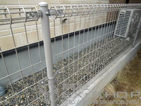 積水樹脂(セキスイ)のフェンス・柵 メッシュフェンス M0 間仕切りタイプ　※外観左 施工例