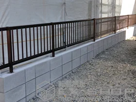 YKKAPのフェンス・柵 レスティナフェンス22型 自由柱仕様 施工例