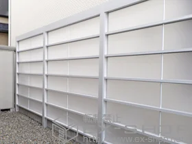 LIXIL リクシル(TOEX)のフェンス・柵 Gスクリーン 横格子 パネル6段 施工例