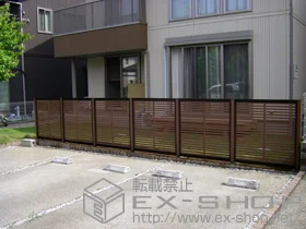 四国化成のフェンス・柵 ハイ パーテーション5型 高尺タイプ 施工例