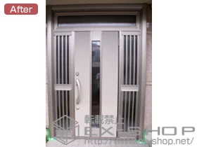 LIXIL リクシル(トステム)の玄関ドア リシェントk仕様 20両袖飾りランマ付 中桟付 200型 施工例