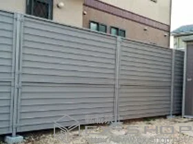 積水樹脂(セキスイ)のフェンス・柵 めかくし塀V型 簡易遮音 高尺タイプ 施工例