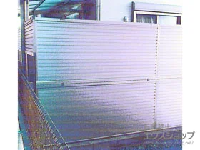 YKKAPのフェンス・柵 レスティナフェンス7型 自由柱施工＜2段支柱＞ 施工例