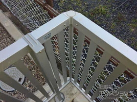 LIXIL リクシル(TOEX)のフェンス・柵 プレスタフェンス 4型 フリーポールタイプ 施工例