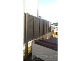 YKKAPのフェンス・柵 ルシアスフェンスF02型 自由柱施工＜2段支柱＞ 施工例
