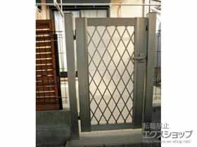 YKKAPの門扉 エクスライン門扉4型 片開き　門柱使用 施工例