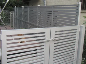 LIXIL リクシル(TOEX)のフェンス・柵 プレスタフェンス 7Y型 横スリット アルミ多段柱使用（2段） 施工例