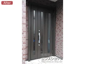 LIXIL リクシル(トステム)の玄関ドア リシェントＩＩ アルミＫ6仕様 親子仕様 右吊元（ランマなし）本体Ｃ16型／子扉Ｃ12型 施工例