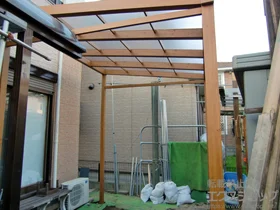 タカショーのテラス屋根 シンプルポーチ 独立タイプ 施工例