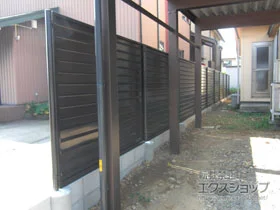 積水樹脂(セキスイ)のフェンス めかくし塀V型 簡易遮音 高尺タイプ 固定柱式 施工例