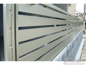 YKKAPのフェンス・柵 エクスラインフェンス23型 自由柱仕様 施工例