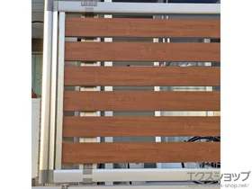 YKKAPのフェンス・柵 ルシアスフェンスF04型 横半目隠し 2段支柱（1段） 施工例